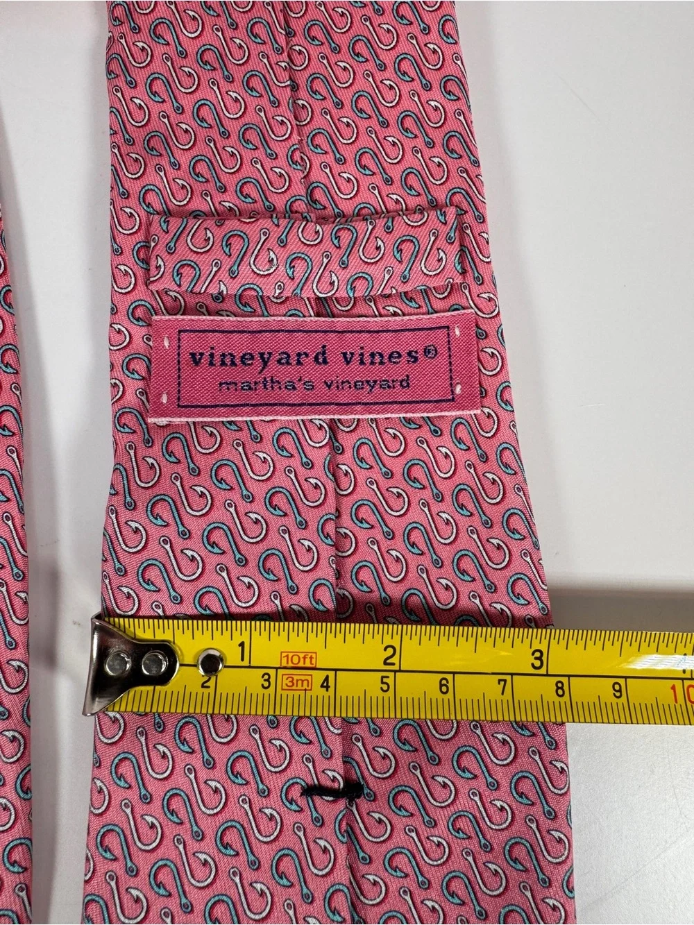 VINEYARD VINES pink 100% silk tie with fish hook design necktie Adorable